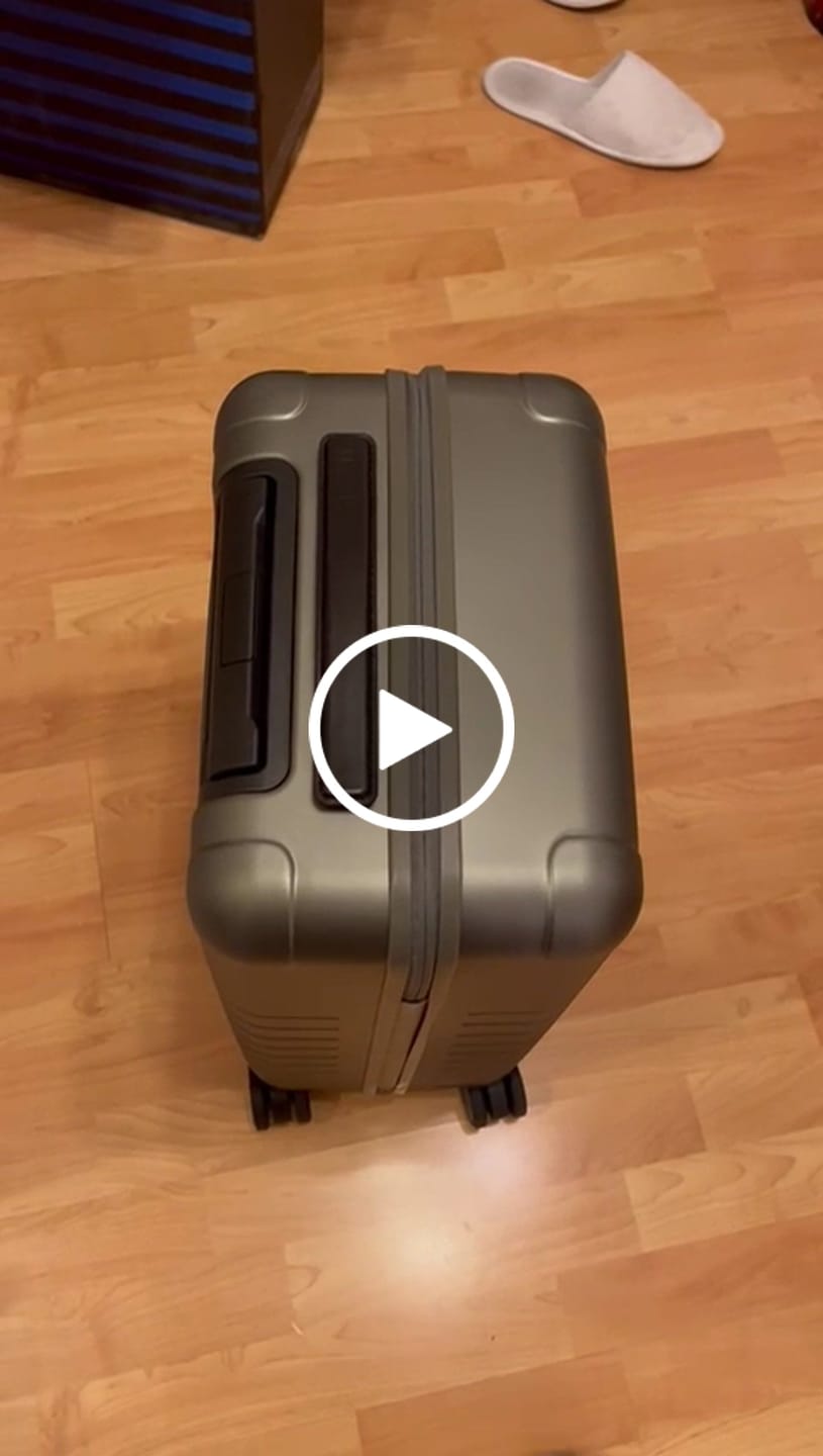 Customer video review of Essential Collection Suitcase Dark Olive Metallic