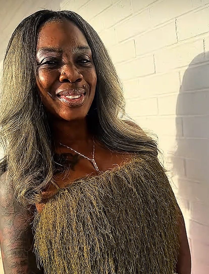 Customer photo review of Luvwin 5x5 Closure Kinky Straight Salt & Pepper Free Parting Glueless Wig