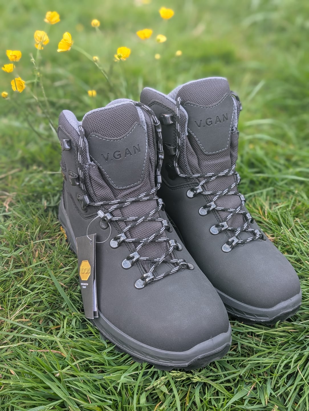 Customer photo review of Arti Hiker Boots