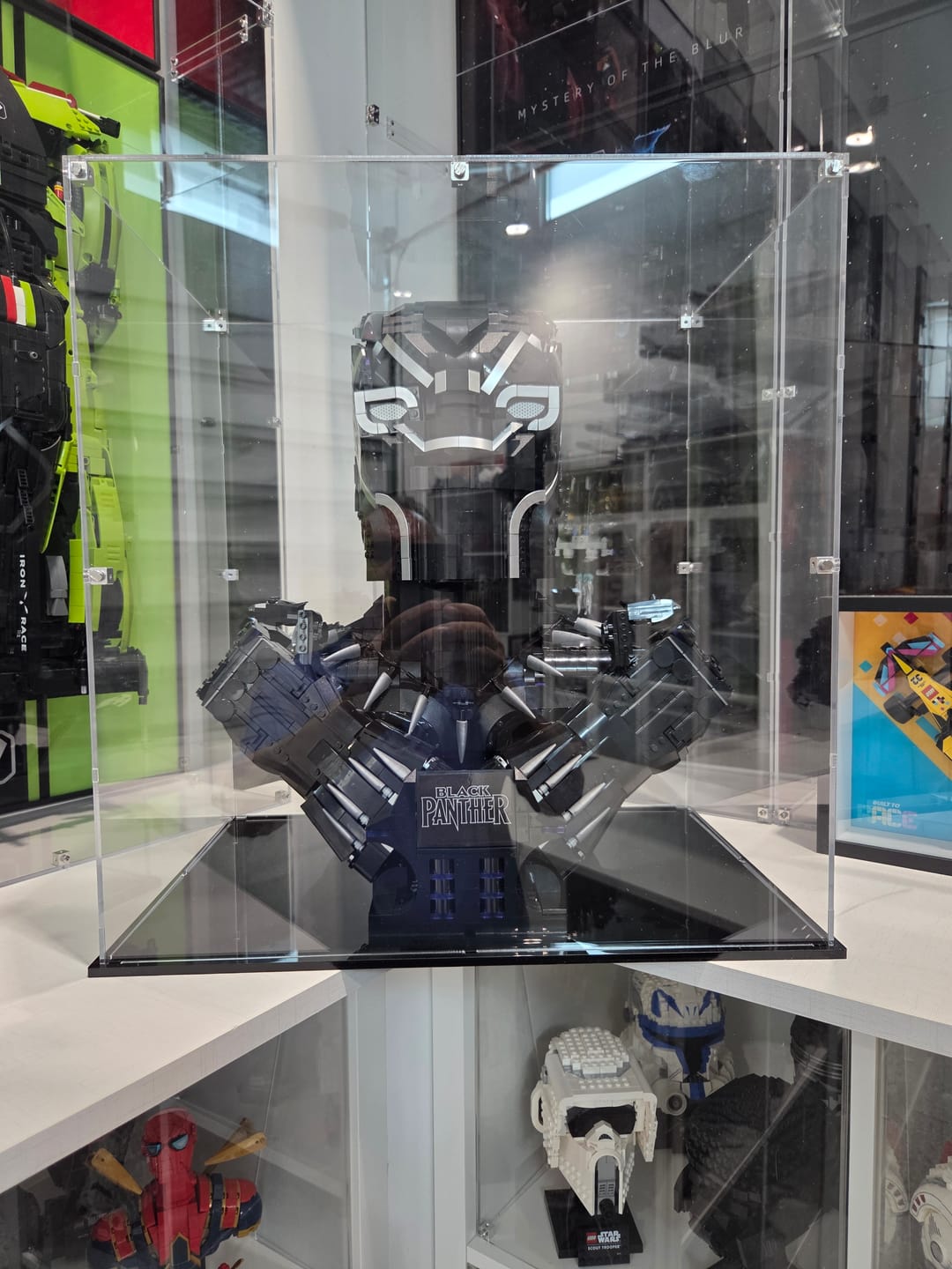 Customer photo review of Display Case for LEGO® 76215 Marvel™ Black Panther