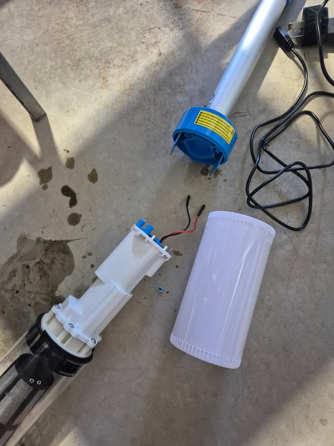 Customer photo review of GardenMate™ - 3 in 1 Cordless Rechargeable Pool Vacuum Cleaner
