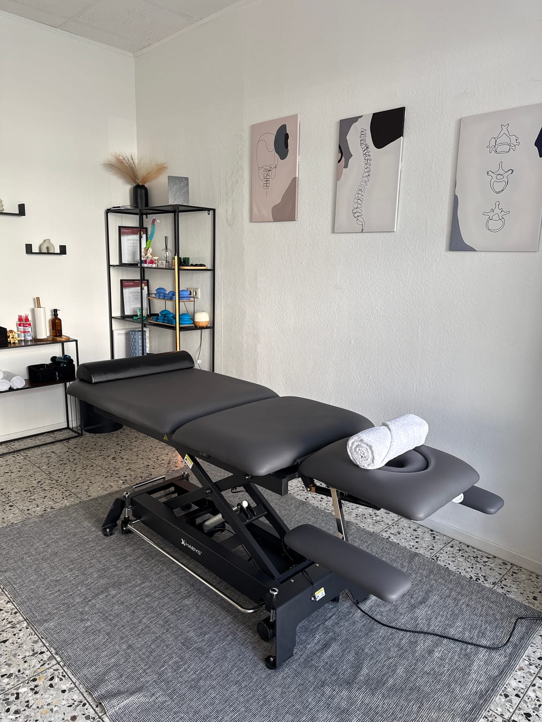 Customer photo review of Therapieliege Elektrisch Evero Cross X5 Ergo | 5-Segmente | Steuerrahmen | Grau-Schwarz | 3 Jahre Garantie
