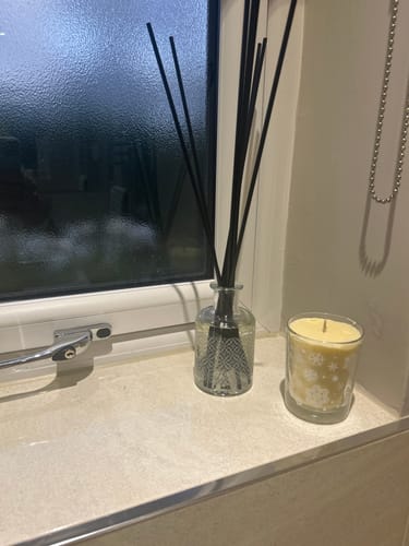 Customer photo review of Tomato Vine 200ml Room Diffuser Refill