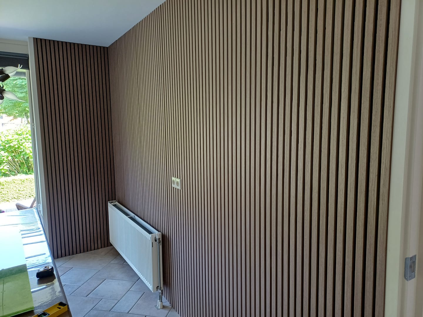 Customer photo review of Akoestische panelen 260 x 60 x 1.4 cm - Eiken Mokka
