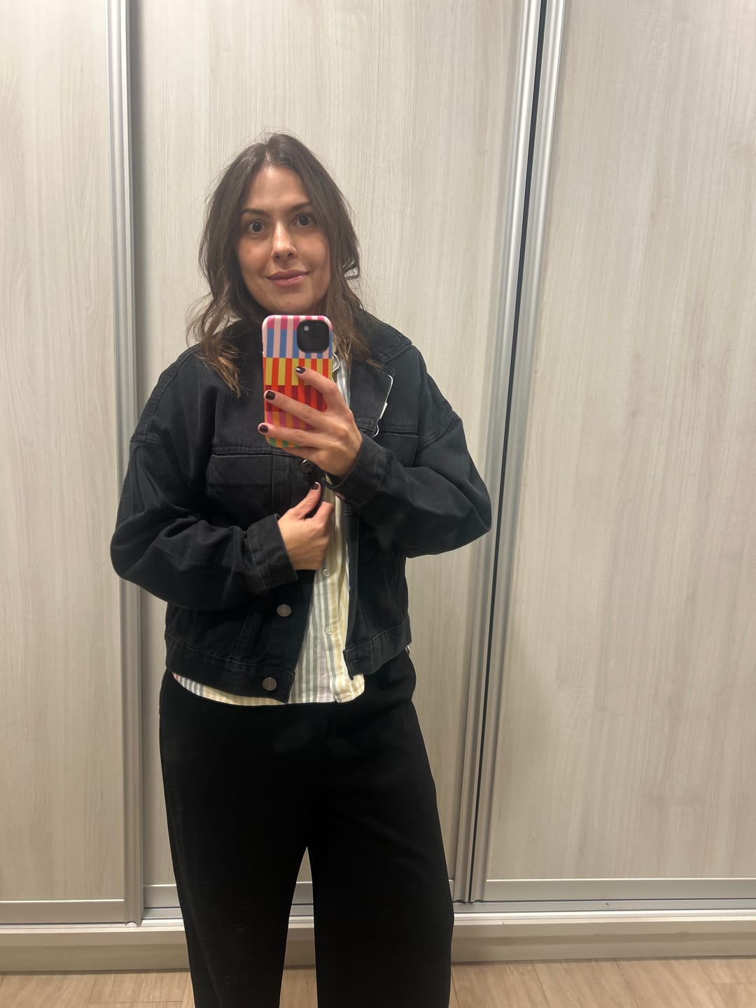 Customer photo review of Jaqueta Jeans Oversized Andiroba Preta