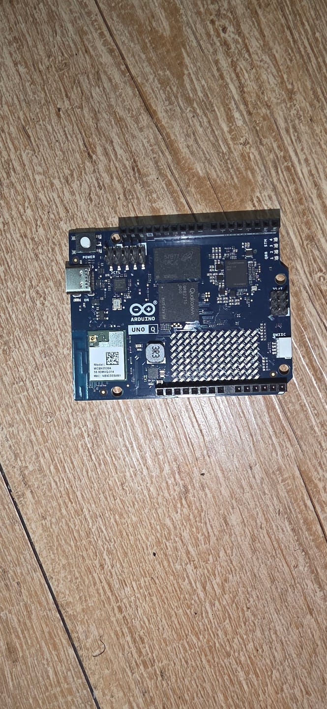 Customer photo review of Arduino® UNO™ Q 4GB