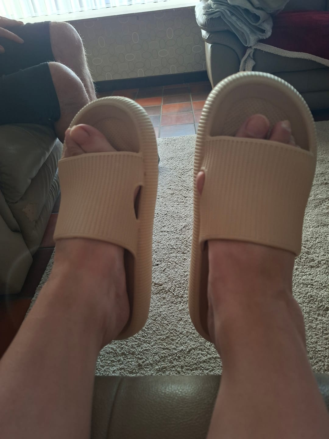Customer photo review of HappyFlops Original