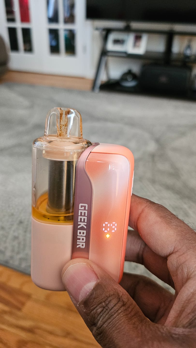 Customer photo review of Geek Bar CLIO Platinum 50K Kit