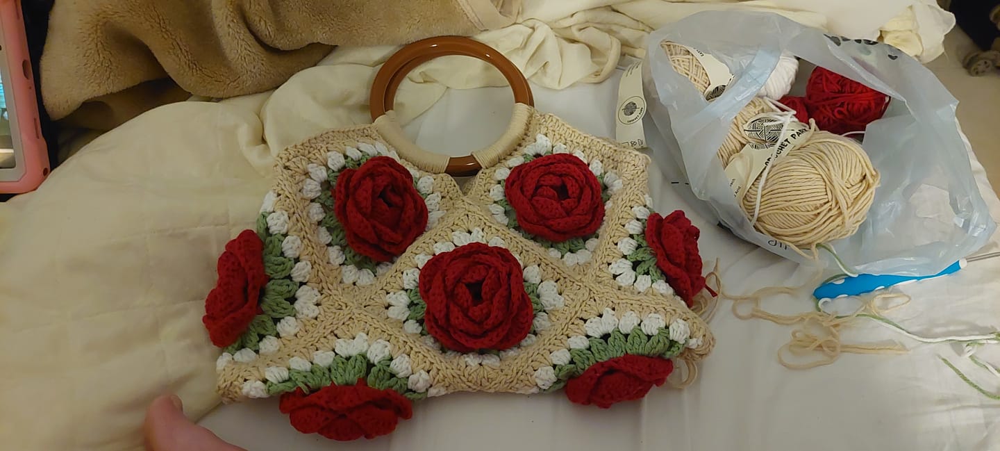 Customer photo review of 1980 Rose Handbag Crochet DIY KIT