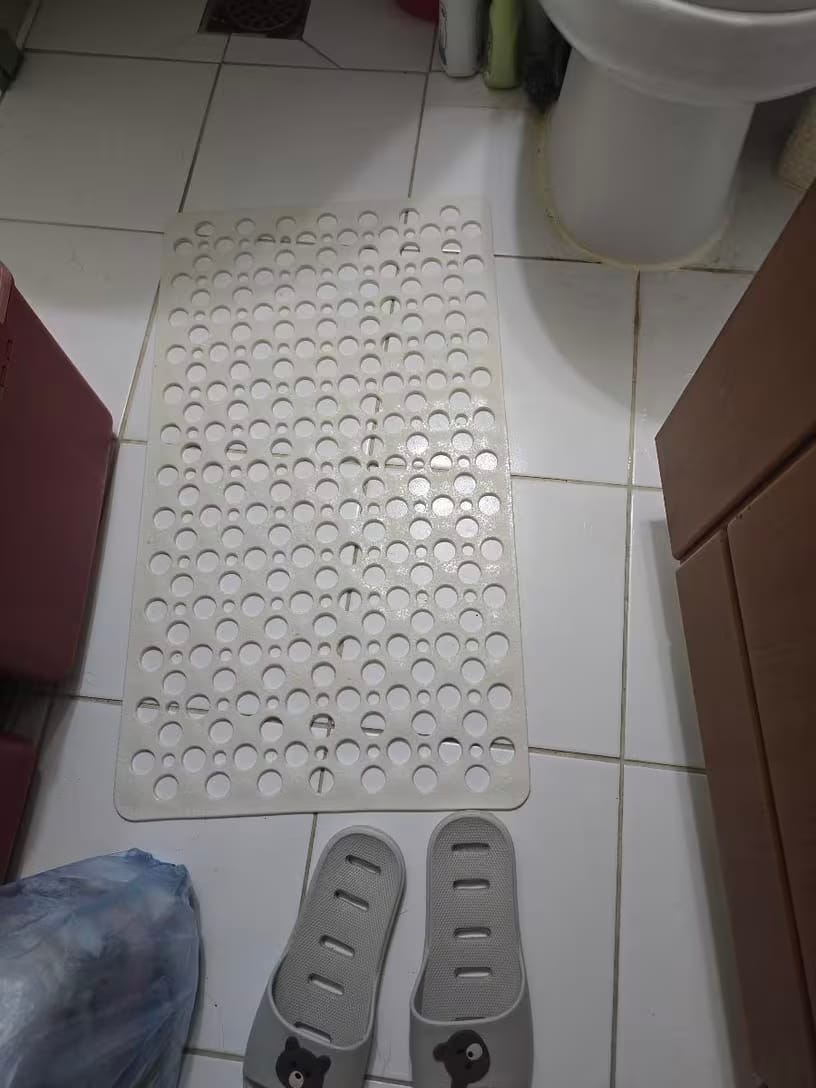 Customer photo review of Secure Shower Mat | Non-Slip & Antibacterial