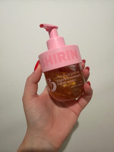Customer photo review of Shimmering Body Oil Glazed Strawberry Butter Cream