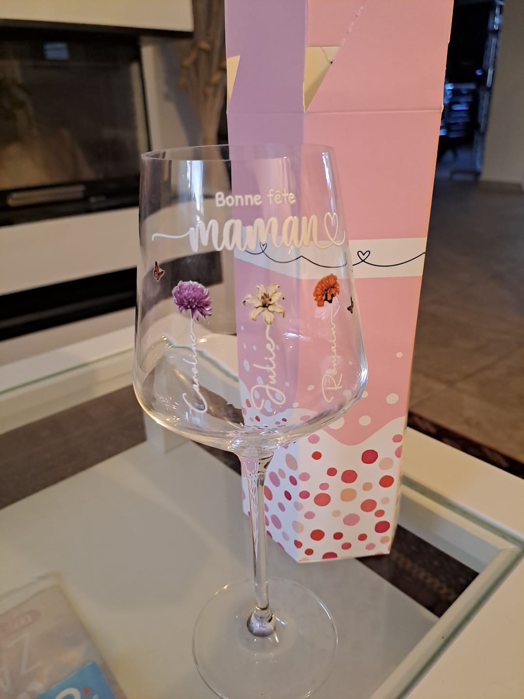 Customer photo review of Le jardin de Mamie - Verre à vin personnalisé avec fleurs de naissance pour Maman et Mamie