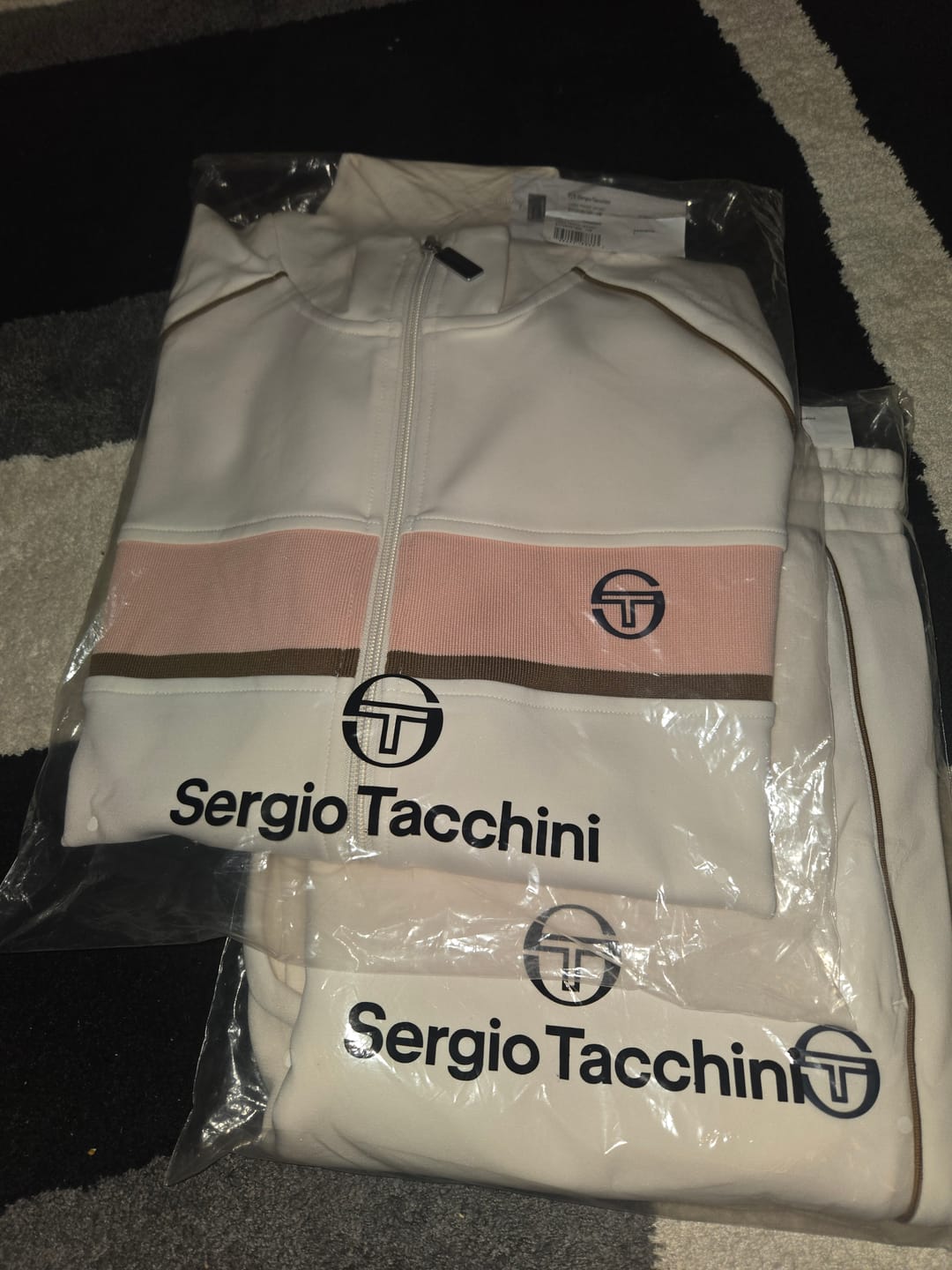 Customer photo review of Lago Track Jacket- Gardenia