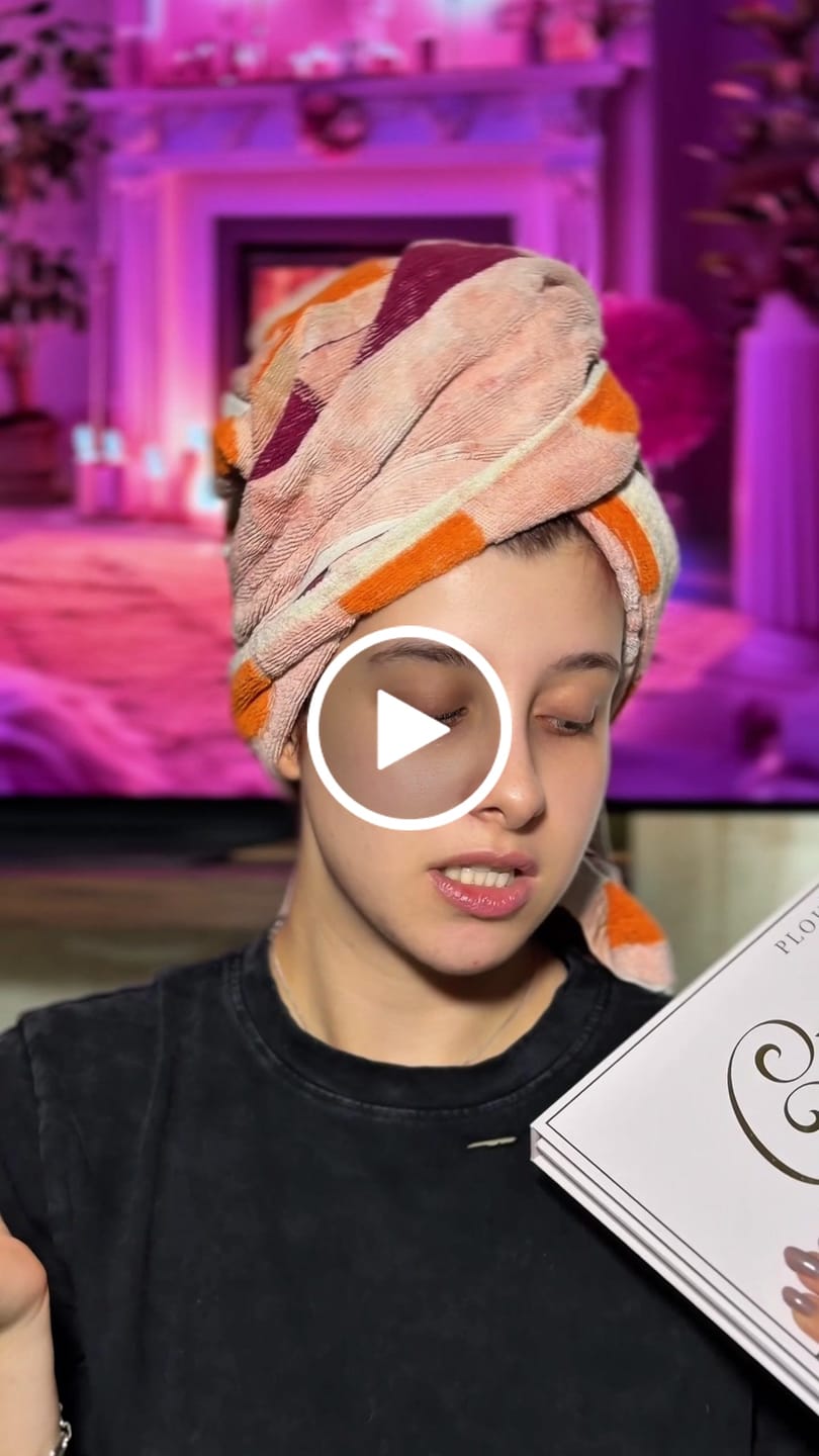 Customer video review of Creative Comeback XXXL Eyeshadow Palette