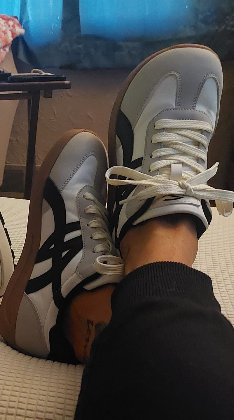 Customer photo review of Sedge - Wide Toe Sneakers