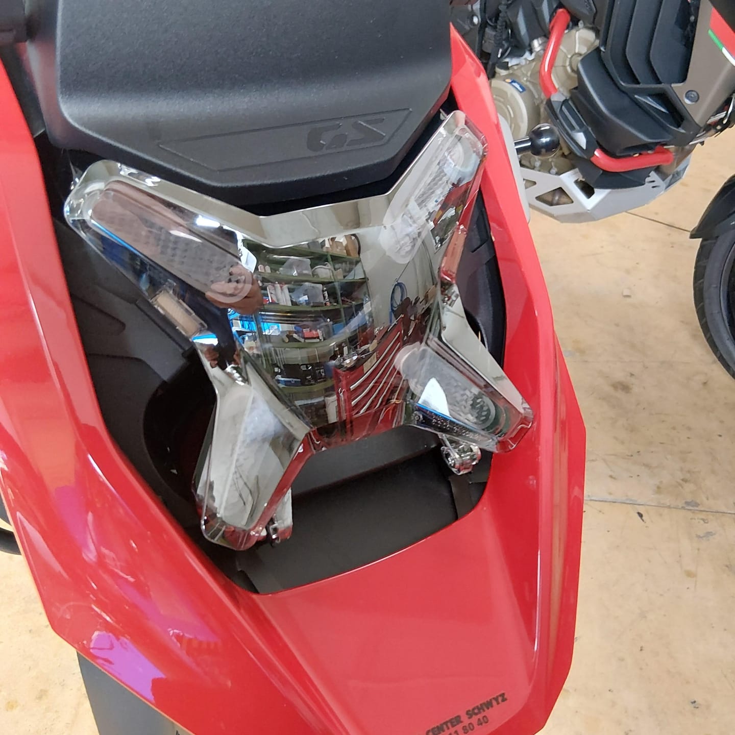 Customer photo review of LOBOO Magnetic Headlight Guard for BMW R1300GS (2024+) | Shatterproof PC Lens Protector with Quick-Release