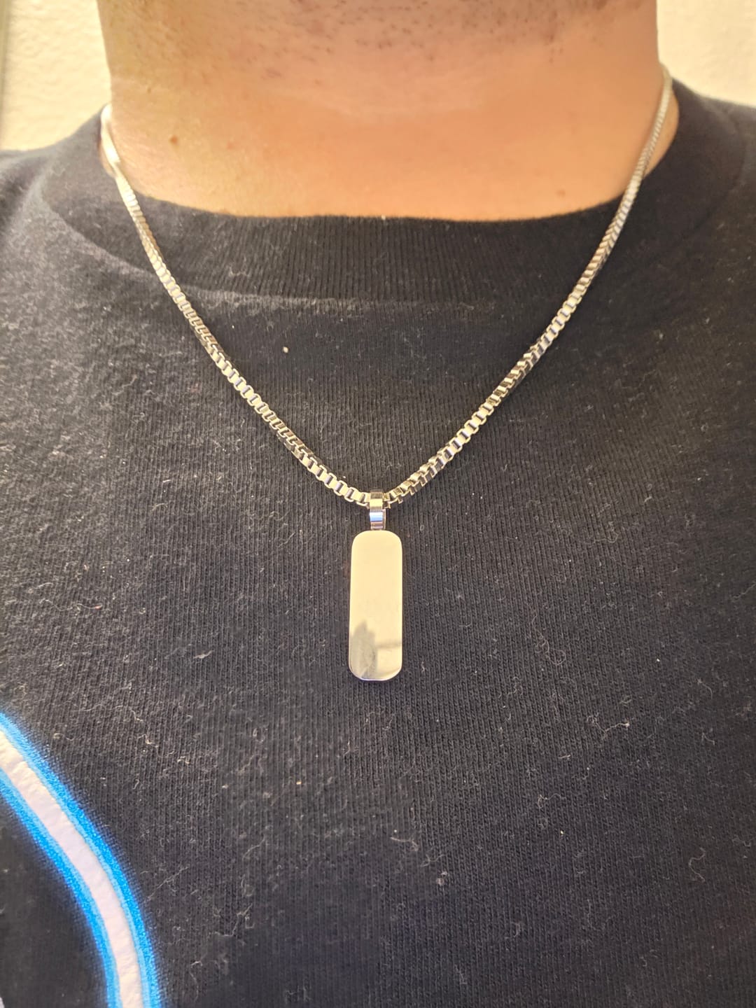 Customer photo review of Minimal Pendant & Box Chain