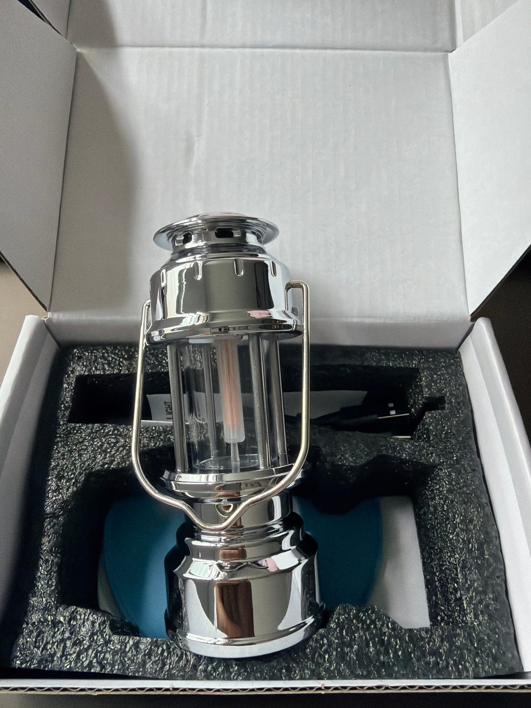 Customer photo review of LED Emergency Handheld Lamp Portable Vintage Lantern Camping Tent Charger Outdoor Atmosphere Lighting