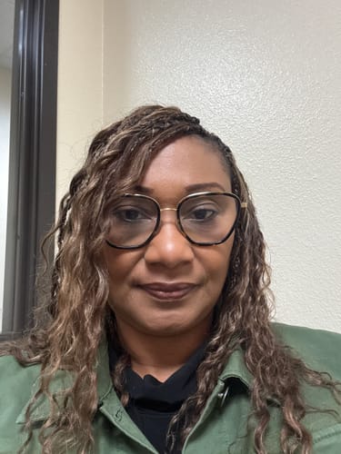 Customer's braided hairstyle using the soft, wavy Mix Color Blend Deep Wave braiding hair.