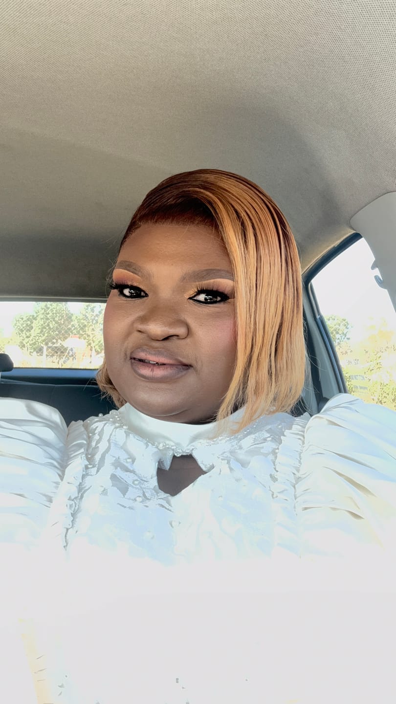 Customer photo review of Brazilian Lace Frontal Wig Straight Col T230 12 inch