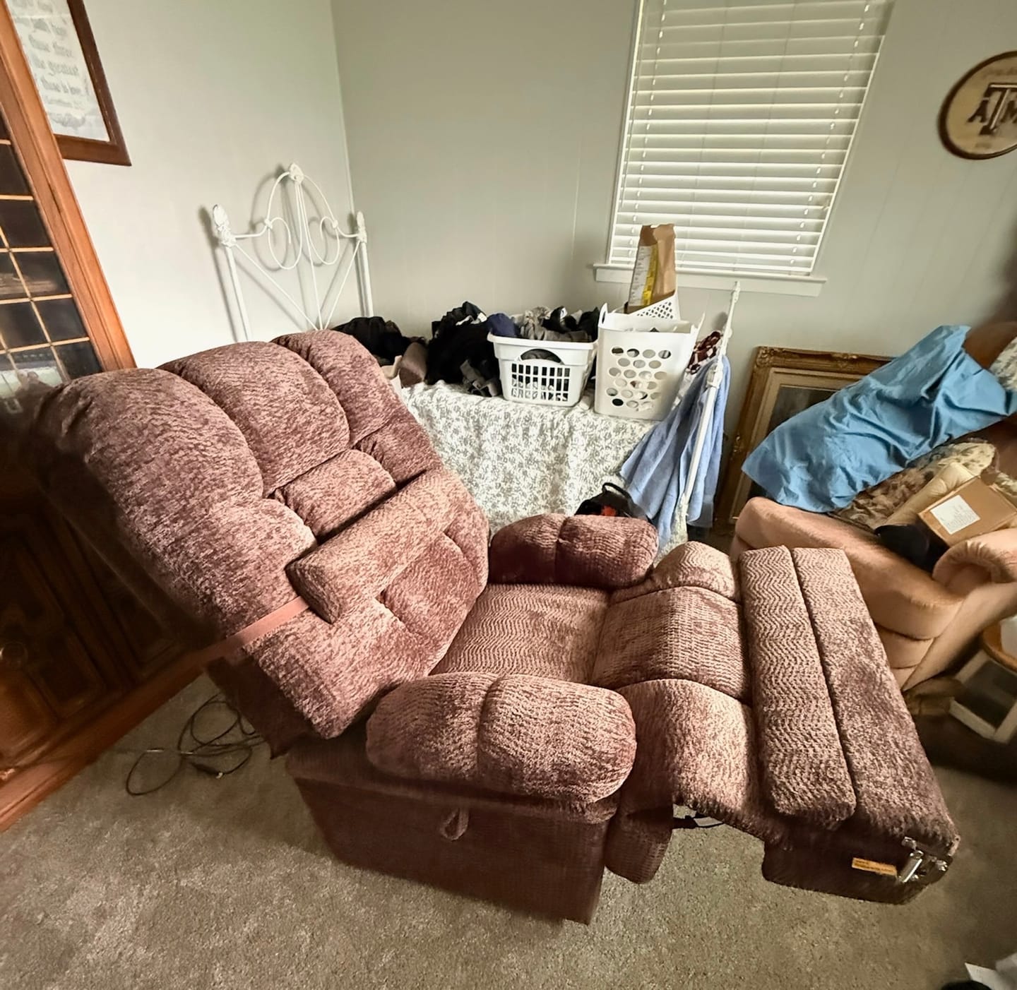 Customer photo review of 9205L Large-Wide/Tall Big Man Power Lift Recliner - Dual Motor, 400 LBS, Heat & Massage