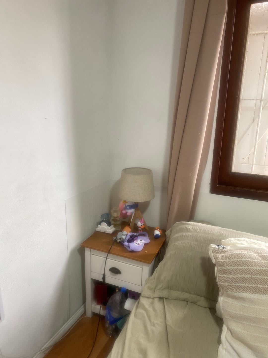 Customer photo review of Papel Tapiz Autoadhesivo Antihumedad para Pared – 10 m