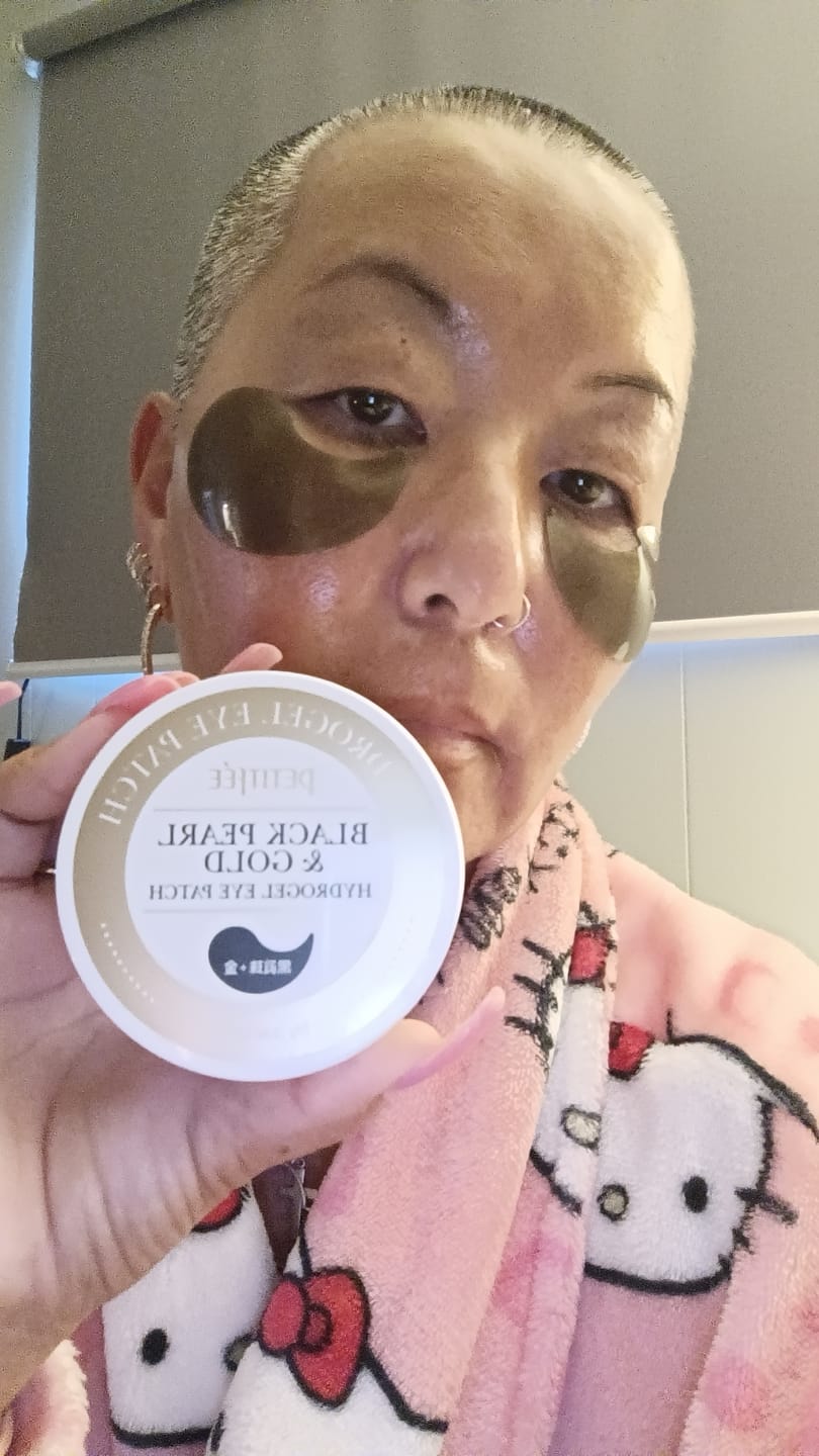 Customer photo review of Petitfee Black Pearl & Gold Hydrogel Øyemasker (60stk)