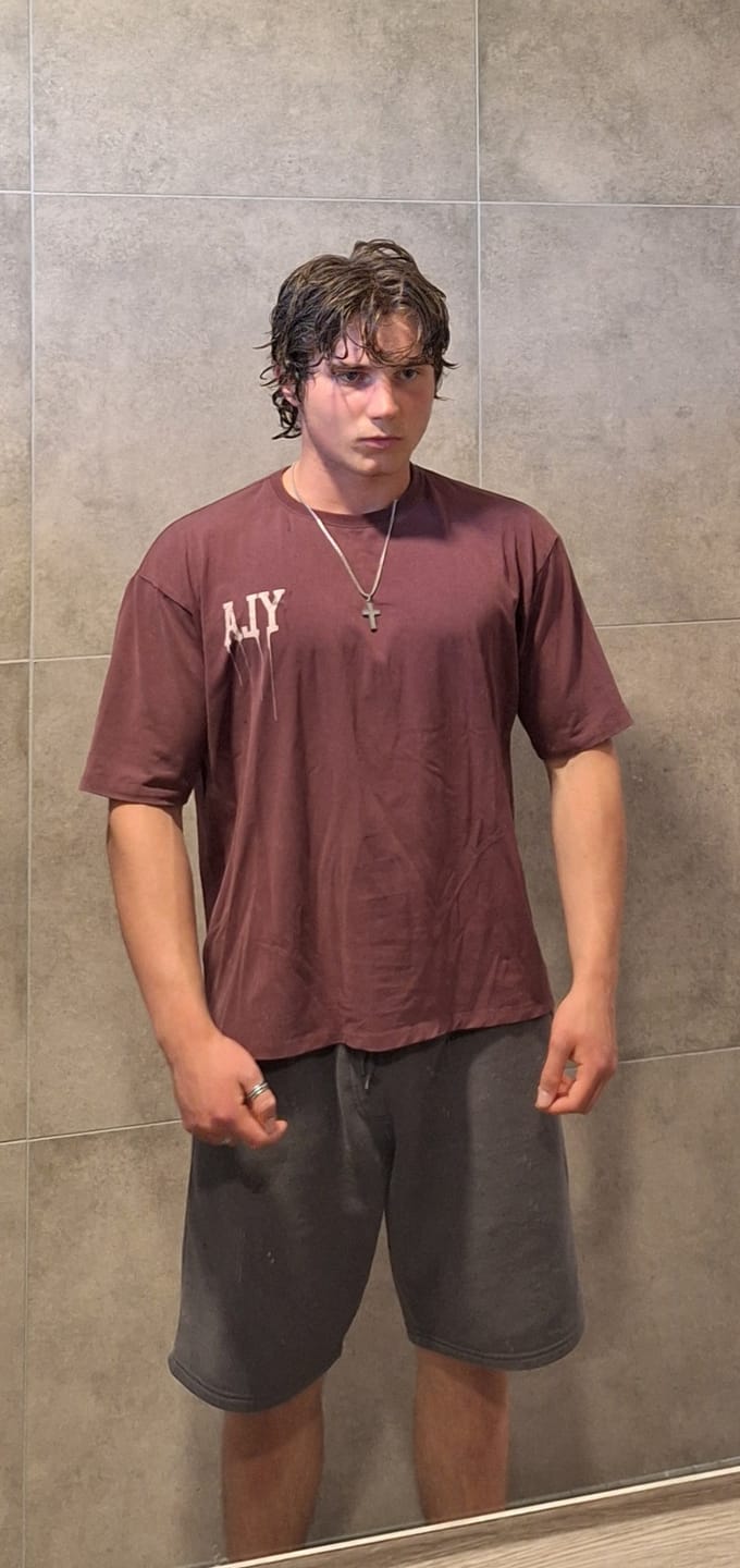Customer photo review of W428 - Drip Oversized Tee