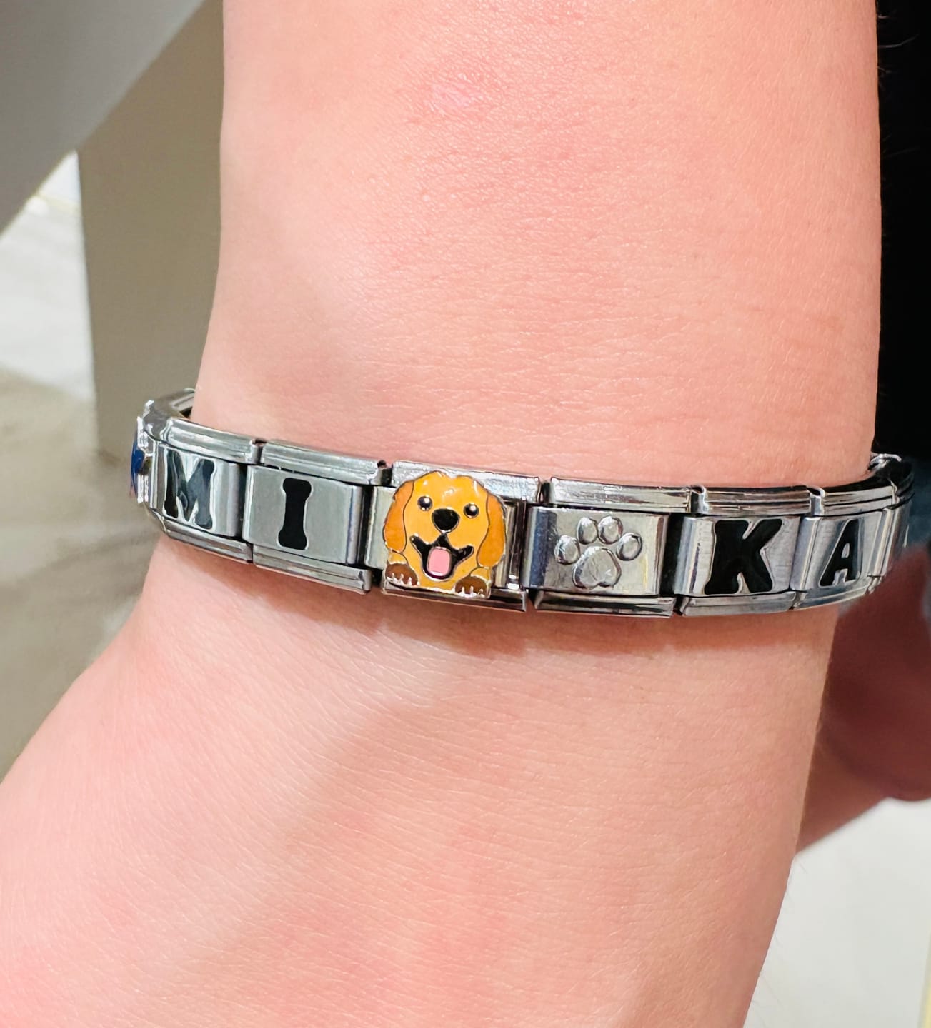 Customer photo review of Charm Inicial Negra