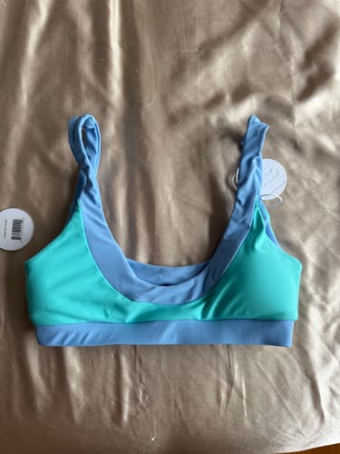 Customer photo review of HALLE Peri Lift Scoop Bikini Top