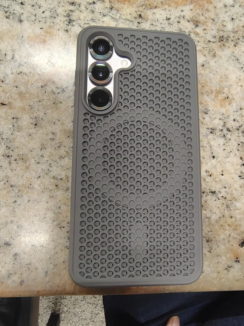Customer photo review of Magsafe Honeycomb Cooling Pre-Order Samsung Case