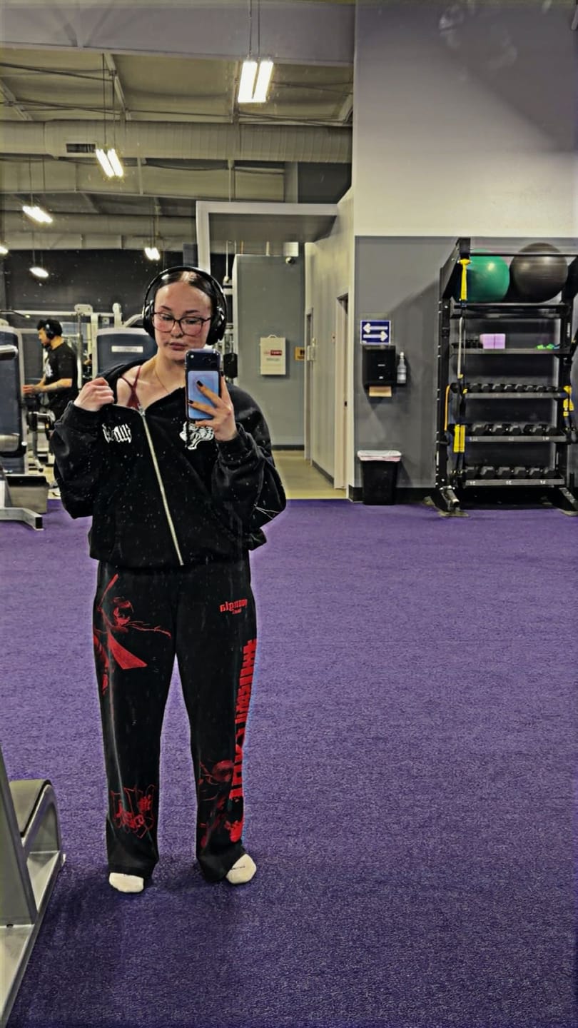 Customer photo review of 2128 - AOT©  x YLA Baggy Joggers