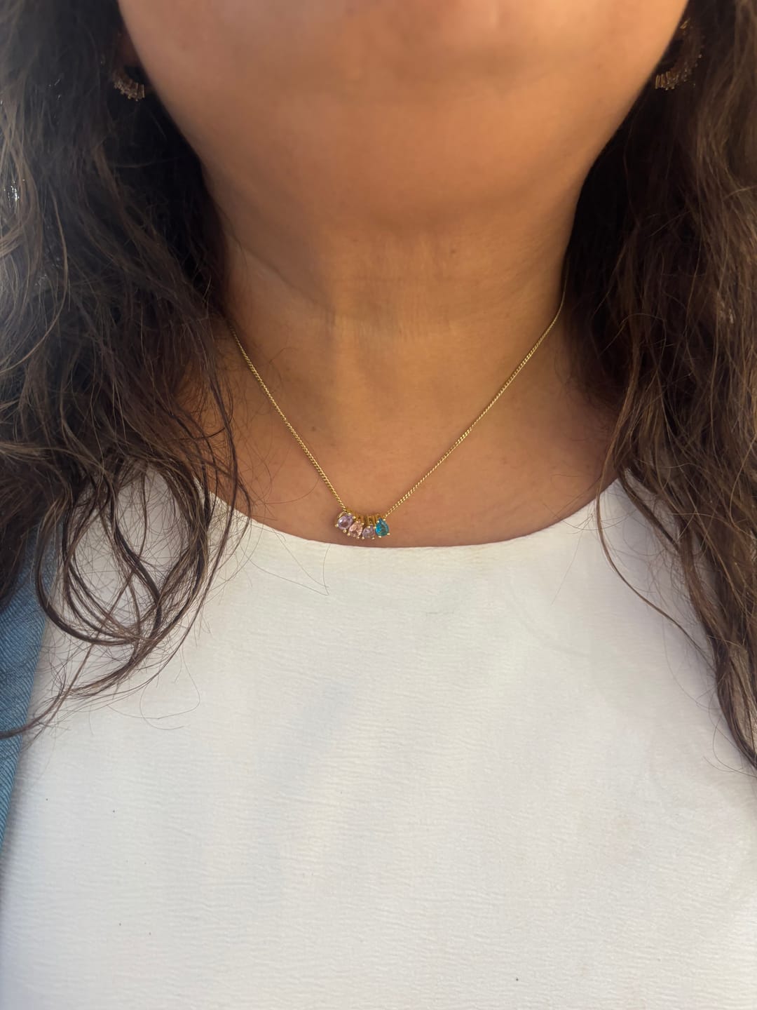 Customer photo review of Personaliza Tu Collar Birthstone Gota Dorado