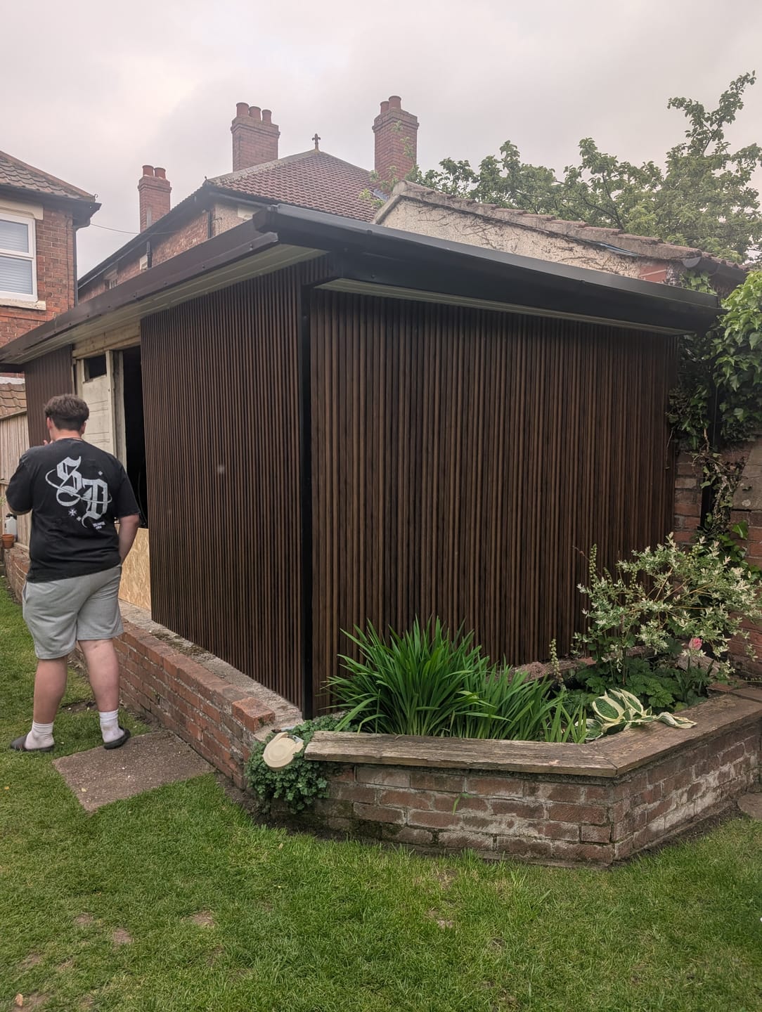 Customer photo review of Exterior Seamless Outdoor Panels 2.4m × 2.4m (16 Panels Per Pack) Multiple Colours