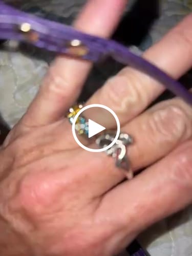 Customer video review of HANDMADE DETAILED ZIRCON & SILVER MOM RING