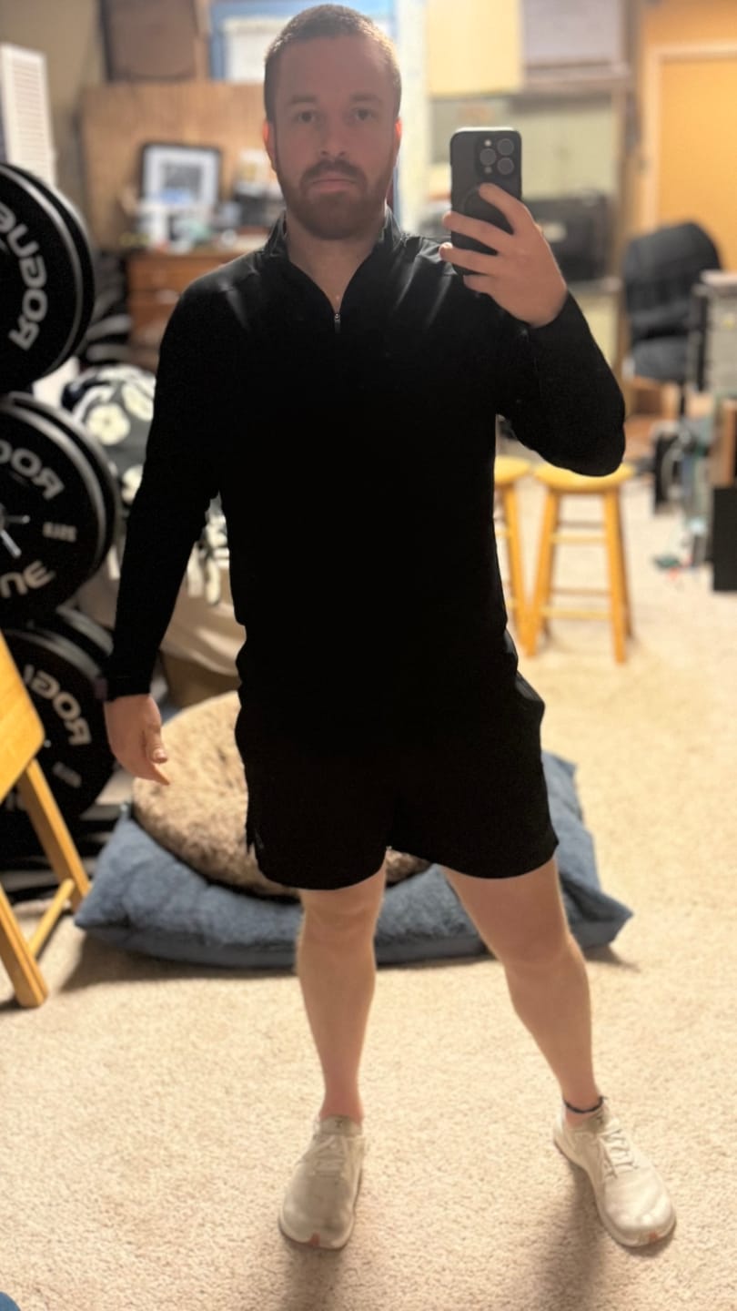 Customer photo review of Essential Shorts 5" Inseam
