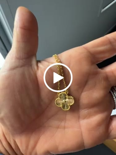 Customer video review of CLOVER MEDIUM GOLD NECKLACE