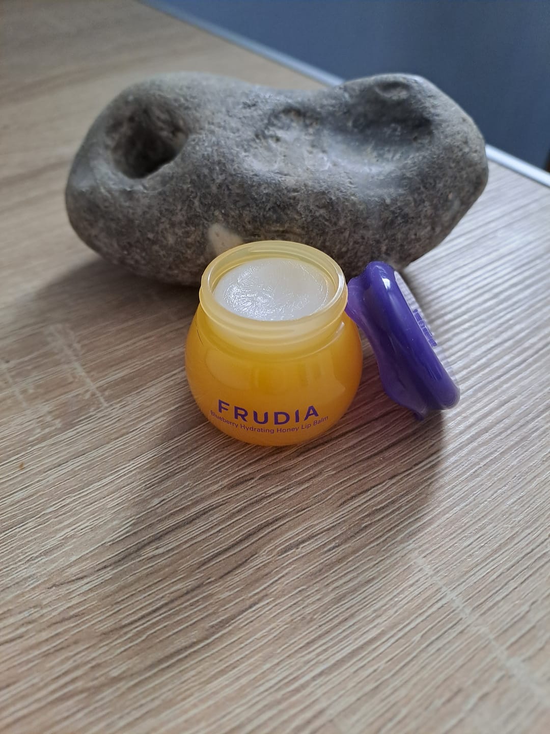 Customer photo review of Frudia - Baume à lèvres hydratant au miel et à la myrtille
