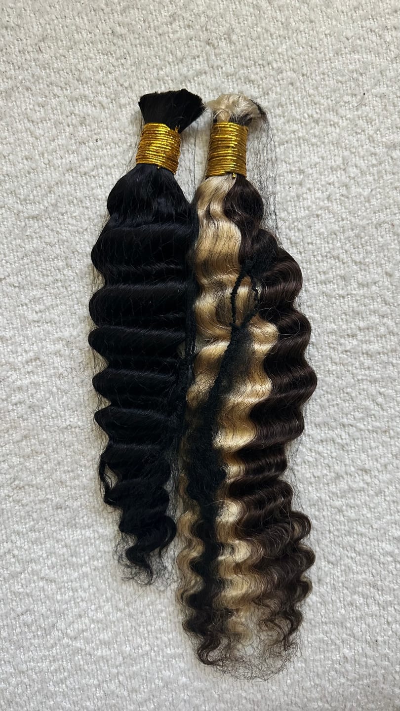 Customer photo review of #4/#613 Piano Color Deep Wave Bulk Hair Extensions for Braiding