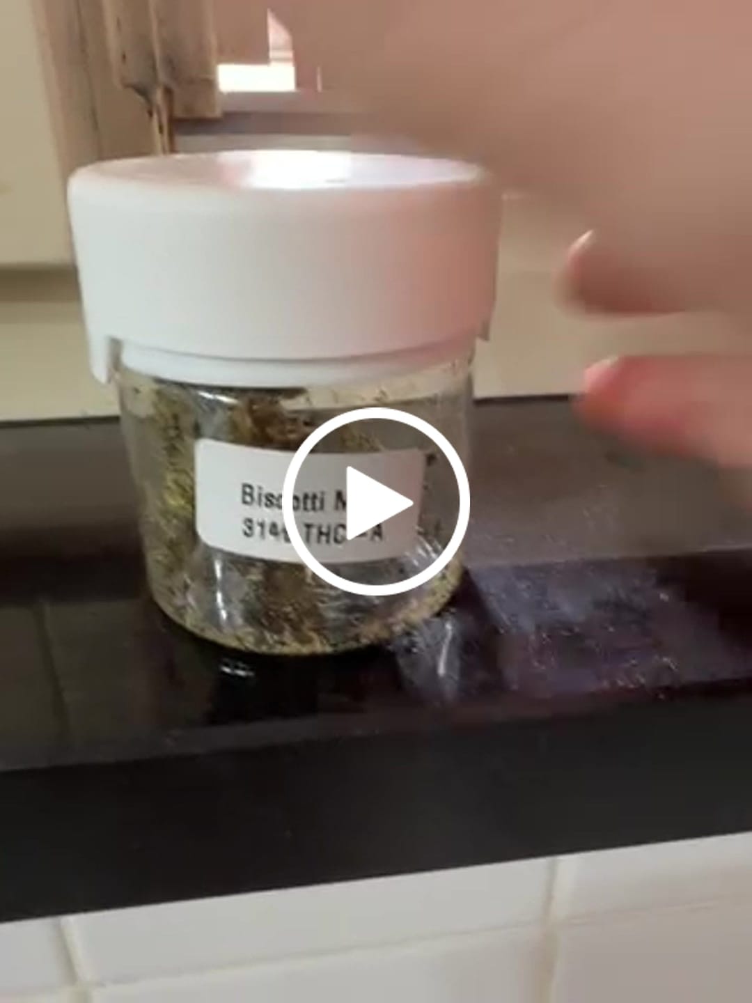 Customer video review of Biscotti Mintz 31% THCA