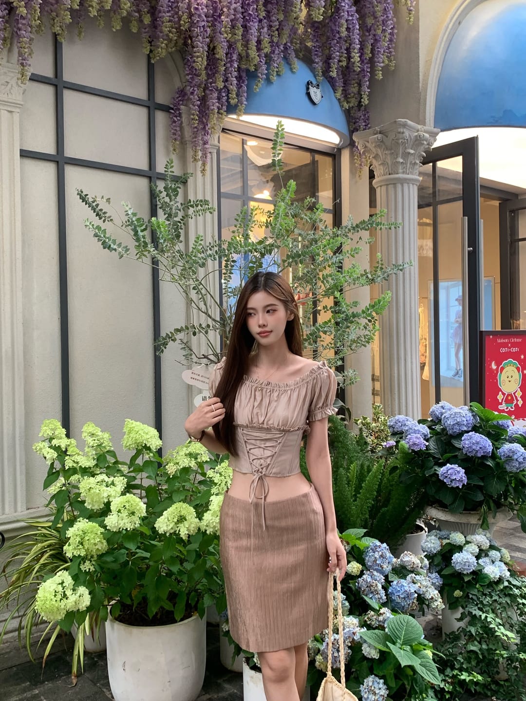 Customer photo review of Hydrae Textured Midi Skirt Slim Fit High Waist Straight Skirt Minimal Chic