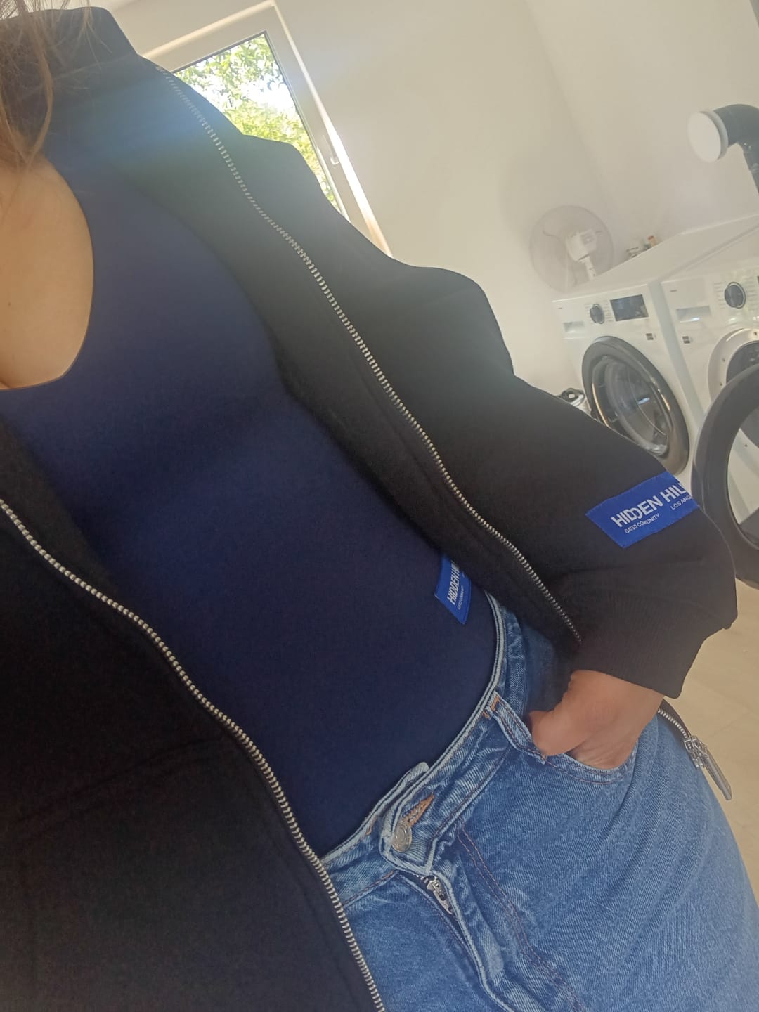 Customer photo review of LABEL ZIP HOODIE BLACK