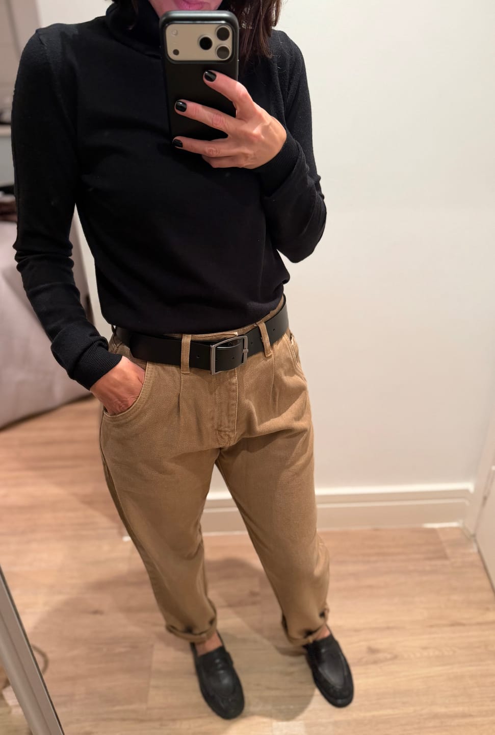 Customer photo review of Calça Jeans Slouchy Cacau Marrom Claro