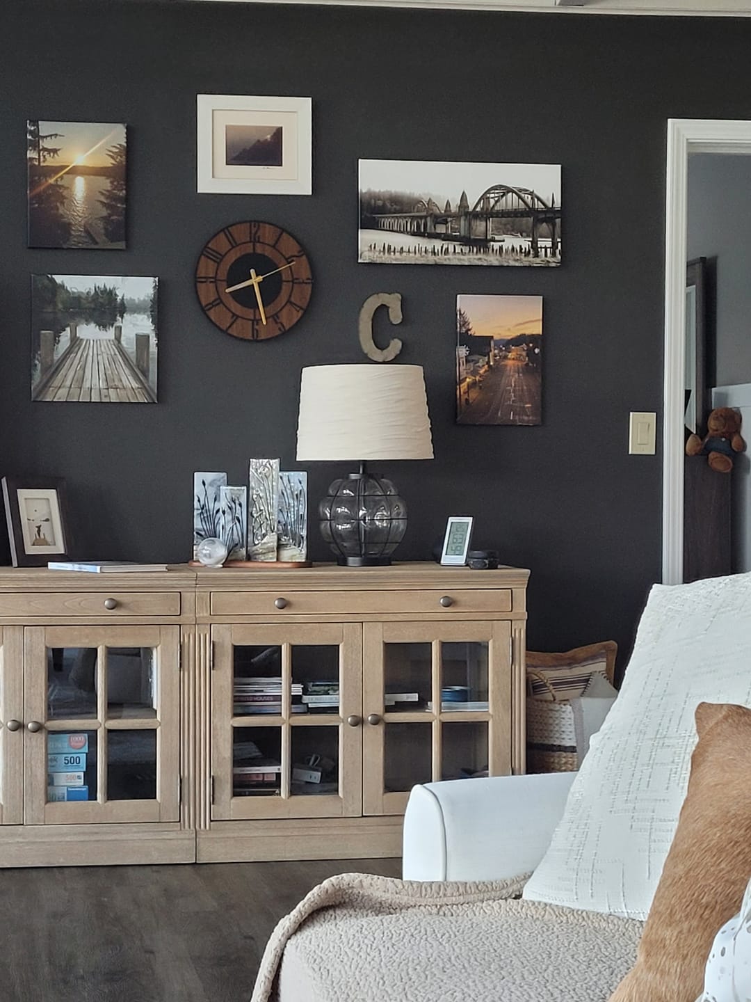Customer photo review of METAL WALL CLOCK WITH WOODEN BACKGROUND