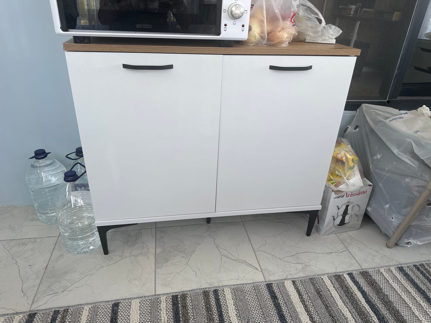 Customer photo review of Rani JE190 Kahve Köşesi Çok Amaçlı Dolap 2 Kapaklı Kiler Mutfak Dolabı Beyaz - Sepet Ceviz
