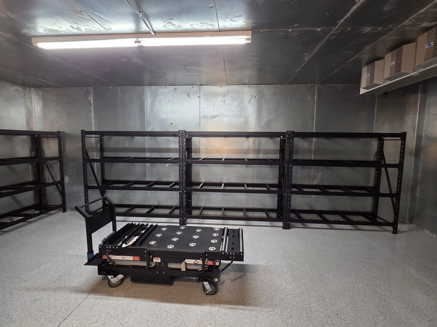 Customer photo review of REIBII 77.2" W Industrial Heavy-Duty Garage Shelving,4-Tier Adjustable Steel Storage Shelves for Garage,Warehouse,Basement