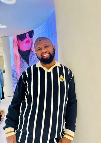 Customer photo review of Real Madrid Stripe LS Knit Jersey-Navy