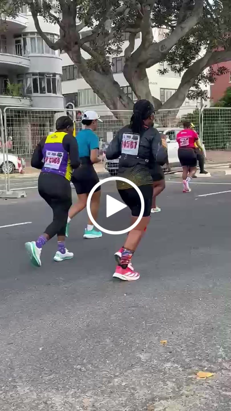 Customer video review of Women’s High Rise Knee-Length Pocket Shorts