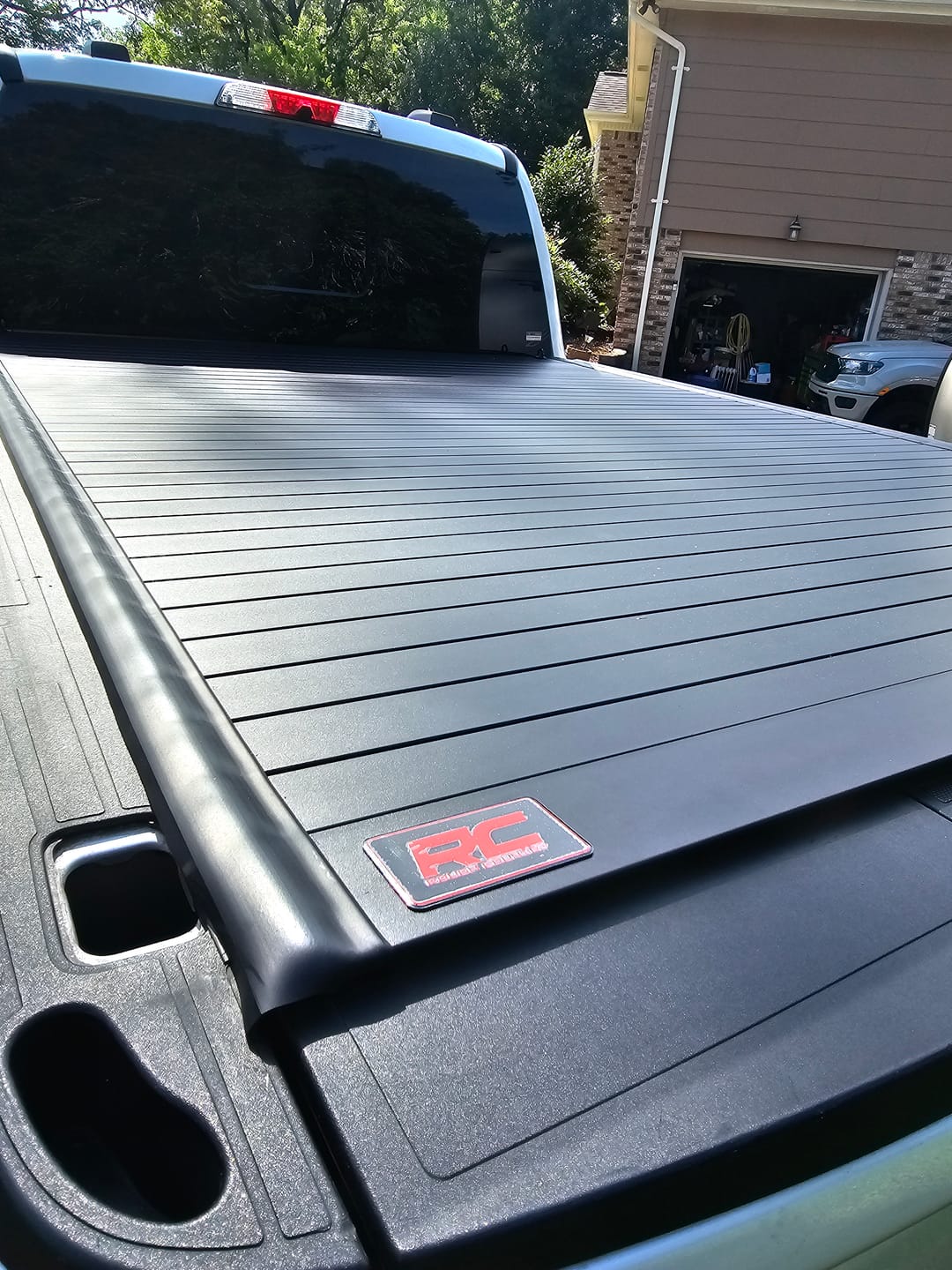 Customer photo review of Rough Country 50517650 Hard Roll Up Bed Cover | 6'10" Bed | Ford F-250/F-350 Super Duty (17-26)