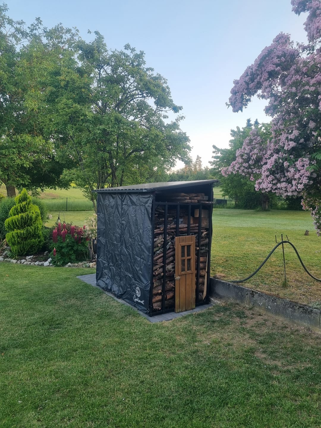 Customer photo review of Gartenzeit® Premium Kaminholzregal für den Außenbereich – XXL, extra stabil & wetterfest